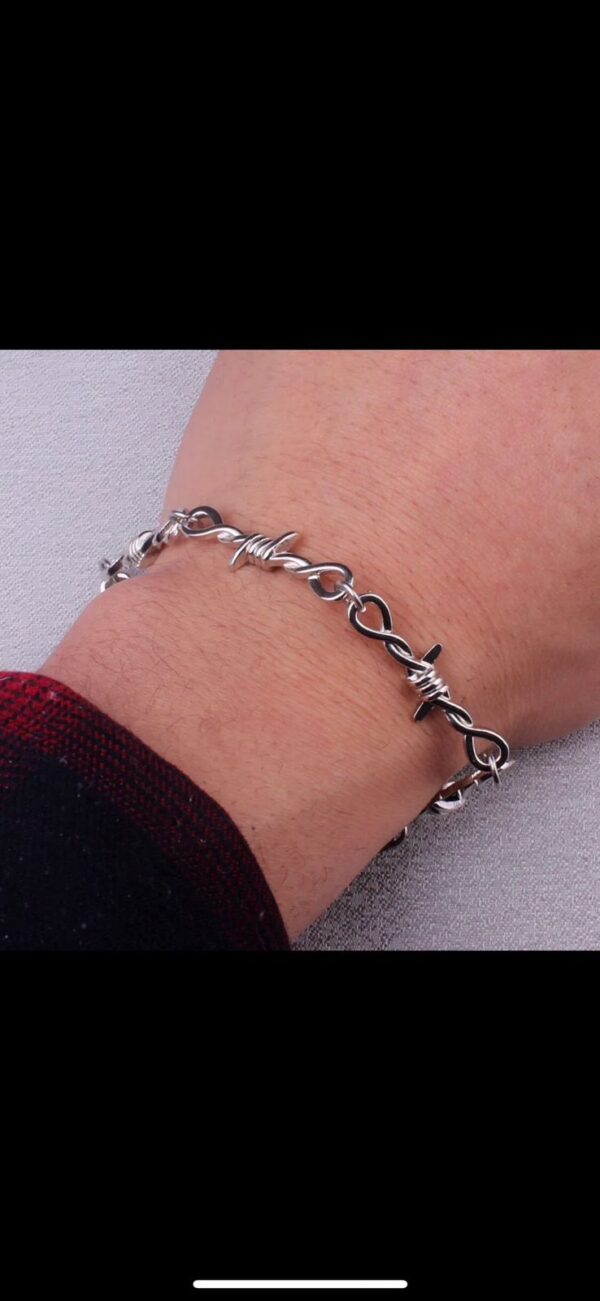 WIRE WIRE BRACELET